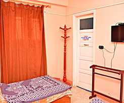  Fontana Luxor Hostel