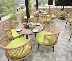 Hotel Heavens Garden Empire