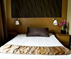 Hotel Queen's by First Hotels