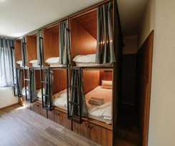  Nesvit Capsule Hotel