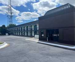  Clarion Pointe Winston - Salem Downtown, EX: Dayspring Inn & Suites
