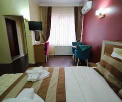  Azre Hotel