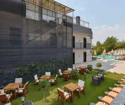  Bayview Hills Luxury Residences