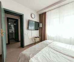 Hotel Riviera by Queens and Resort