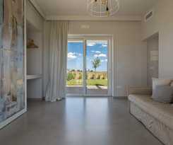  Perla Saracena Luxury Suites