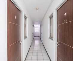 Hotel OYO 1568 Stasiun Ka Cirebon Guest House