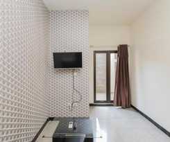 Hotel RedDoorz Syariah near Green Park Jatiwarna