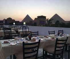  SAS pyramids view