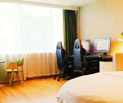 Hotel Vatica Huanggang Luotian County City Square