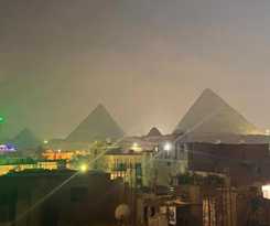 Hotel Three Pyramids Hills INN