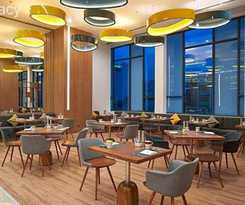  Landmark 81 Legacy Inn