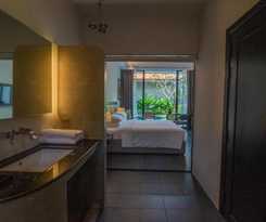 Hotel Eightfold Urban Resort