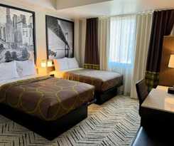  Super 8 by Wyndham Bronx Near Stadium