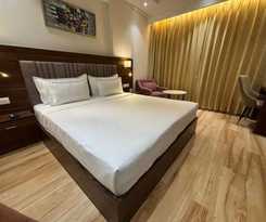 Hotel Clarks Inn Suites Agra