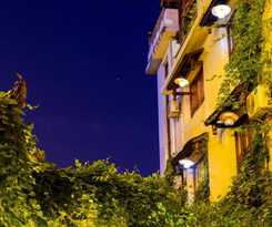 Hotel Butterfly Flowers Inn
