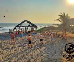  The Driftwood Surfer Beachfront Hostel / Restaurant / Bar, El Paredon