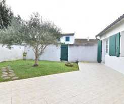  Maison familiale en plein cœur de la Couarde sur Mer