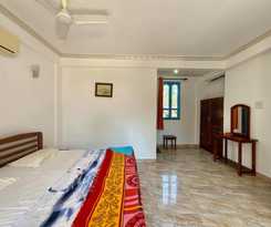  Thomas Ashwem x One Light Stays