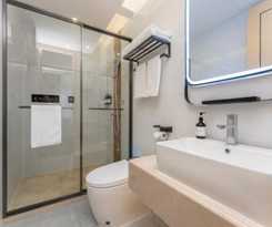 Hotel Shanghai Manhua-Provides free shuttle service to Disneyland
