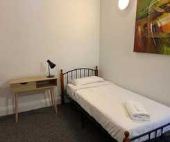  Wallaby Backpackers Hostel Perth - valid passport required for check in
