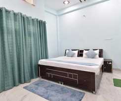  HOTEL RAMAYAN FREE PICKUP FROM RAILWAY STATION AC ROOMs