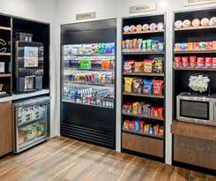  Courtyard by Marriott Modesto North