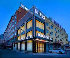 Hotel Unitour, Wuyi Interchange Metro Station