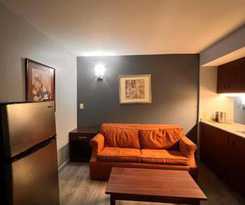  BlissPoint Inn & Suites, Northwood