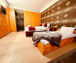 Hotel The Kanchan & Restaurant Manali