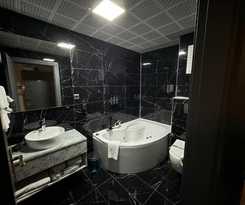  Ruby Hotel