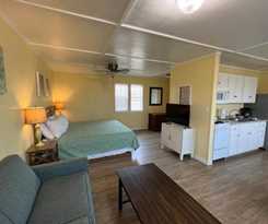 Hotel Seashell Village Resort near the beach with kitchens