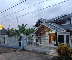 Hotel OYO 93706 Penginapan Syariah Hj. Kenan