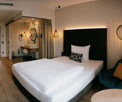 Hotel LOOM and Skybar