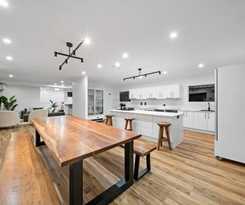  The Pier Pods on the water- 50m from Townsville bus terminal and ferry terminal- Passport ID requrie