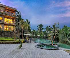 Hotel Hoshi Jungle Resort