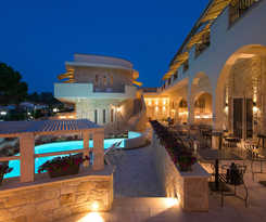 Hotel Neikos Luxury Suites
