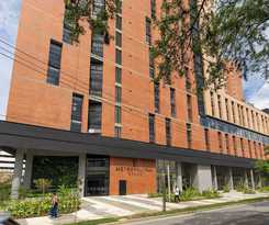 Apartahotel Metropolitan Living by HOUSY