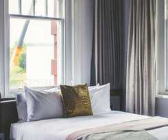 Hotel Clarence Hotel