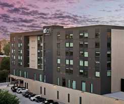 Hotel Aloft by Marriott Kansas City Country Club Plaza