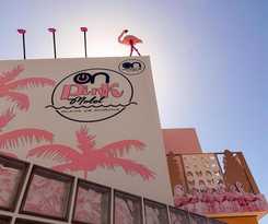 Hotel On Pink Motel