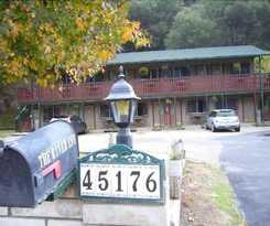 Hotel The River Inn