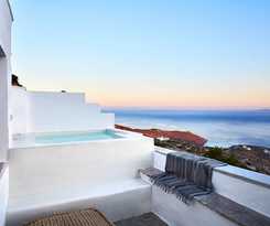  Living Theros Luxury Suites