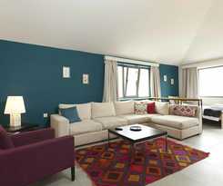  CHROMA Lodge Pikermi