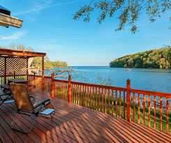 Hotel Black River Cottages