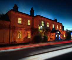 Hotel Walnut Tree Inn