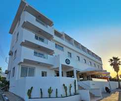 Hotel Azure Bay