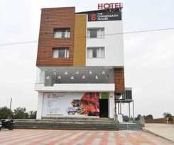 Hotel The Byke Business - Chandigarh House