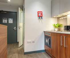 Hotel Students Only Straits Egham - 40 mins to Waterloo - Direct Bus to Heathrow