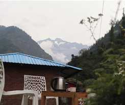 Hotel LeafWalk Resort