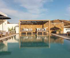 Chora Kythnos Suites